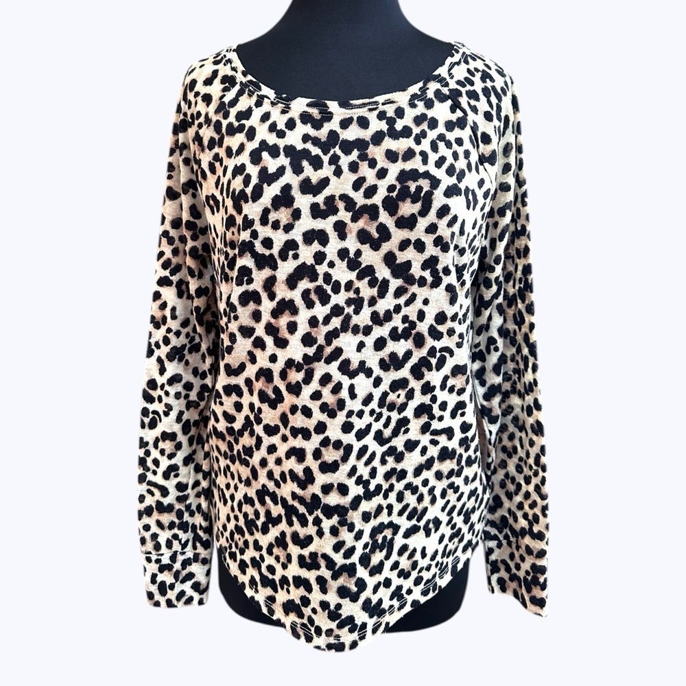 EXPRESS Mob Wife Leopard Animal Print Long Sleeve High Low‎ Baddies Sweater Sz M